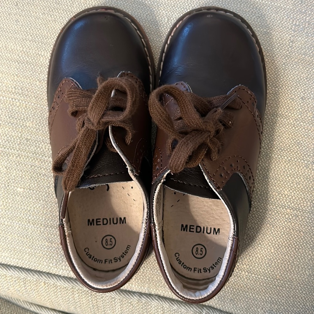 Footmate bucks!  Perfect staple for holidays, family pictures, and dressing up.